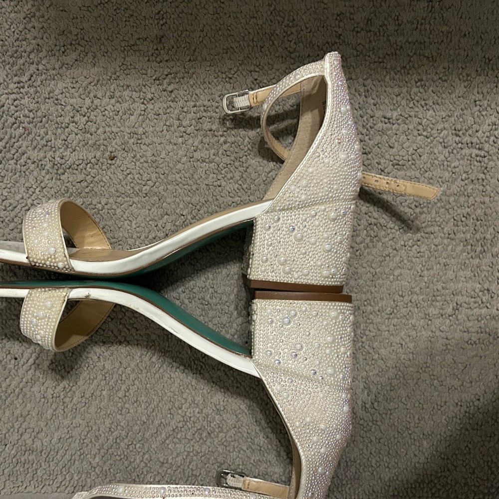 Betsey Johnson Mari Sandal White - Picture 5 of 7